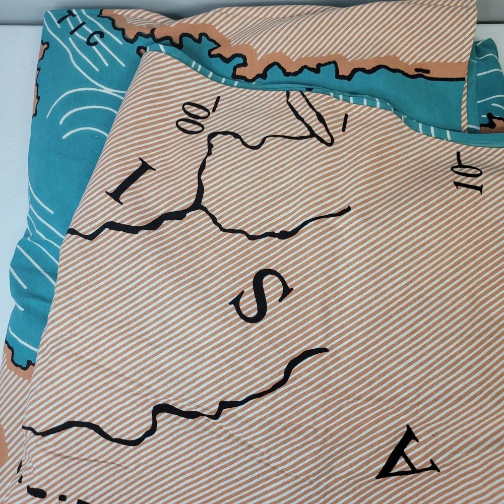 Urban Outfitters 4040 Locust World Map Tapestry Wall‎ Hanging Teal Pink 84X100